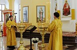 Митрополит Марк освятил новые иконы для Никольского храма Великорецкого подворья Трифонова монастыря