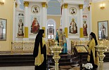 Митрополит Марк освятил новые иконы для Никольского храма Великорецкого подворья Трифонова монастыря