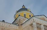 Митрополит Марк освятил новые иконы для Никольского храма Великорецкого подворья Трифонова монастыря
