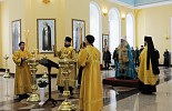 Митрополит Марк освятил новые иконы для Никольского храма Великорецкого подворья Трифонова монастыря