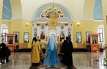 Митрополит Марк освятил новые иконы для Никольского храма Великорецкого подворья Трифонова монастыря