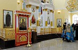 Митрополит Марк освятил новые иконы для Никольского храма Великорецкого подворья Трифонова монастыря