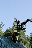 Освящение и установка купола с крестом на строящийся храм в честь иконы Пресвятой Богородицы «Скоропослушница» 