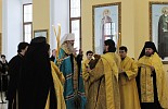 Митрополит Марк освятил новые иконы для Никольского храма Великорецкого подворья Трифонова монастыря